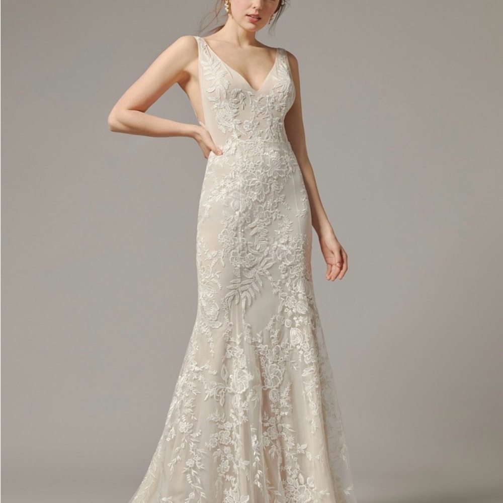 Chic Flora Vere Silk Cream Lace Fairy Wedding Dress